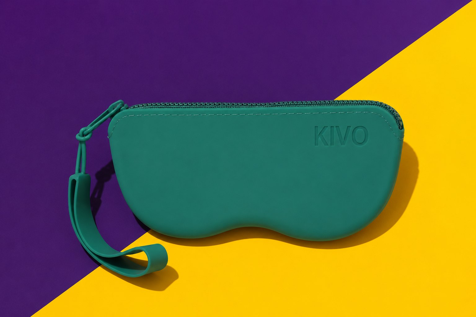 Estuche KIVO con cierre sobre violeta y amarillo